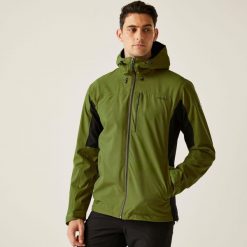 Kurtka turystyczna przeciwdeszczowa męska Birchdale wodoodporna. Zielone kurtki sportowe męskie Regatta, m, bez wzorów, z tkaniny, trekkingowe. W wyprzedaży za 299.99 zł.