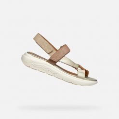 Buty do chodzenia damskie Geox D25ADA032CFC5258. Zielone sandały damskie Geox, bez wzorów, z materiału, bez obcasa, bez zapięcia. Za 398.99 zł.