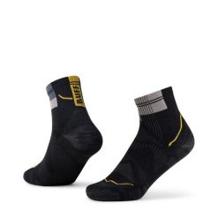 Skarpety biegowe Buff Coolnet Quarter Sock CQ - graphite 42-44. Czarne skarpety damskie Buff, bez wzorów, z elastanu. Za 93.49 zł.