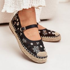 Siateczkowe Espadryle Z Haftem Na Platformie Czarne. Czarne espadryle damskie na lato, bez wzorów, bez obcasa, na platformie, bez zapięcia. Za 155.14 zł.