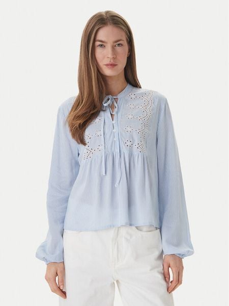 ONLY Bluzka Lennyo 15366732 Błękitny Regular Fit. Niebieskie bluzki damskie Only, s, bez wzorów, z wiskozy, bez kołnierzyka, bez ramiączek. Za 98.99 zł.