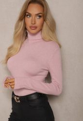 Różowy Golf Dopasowany Ungase. Czerwone swetry damskie Renee, na jesień, bez wzorów, z jeansu, bez kołnierzyka, bez ramiączek, długie, bez kaptura. Za 39.99 zł.