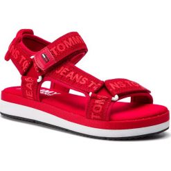 Sandały TOMMY JEANS - Mesh Webbing Sporty Sandal EN0EN00568 Tango Red 611. Klapki damskie marki Tommy Jeans. Za 399.00 zł.