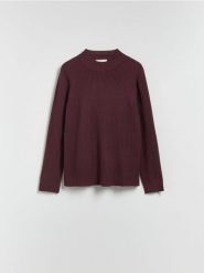 Prążkowany sweter - mahoniowy. Brązowe swetry damskie Reserved, l, bez wzorów, z dzianiny, bez kołnierzyka, bez ramiączek, bez kaptura. Za 139.99 zł.