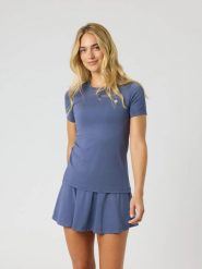 ACE SLIM T-SHIRT z recyklingowanego poliestru – NIGHTSHADOW BLUE. Niebieskie t-shirty damskie Björn Borg, m, bez wzorów, bez kołnierzyka. Za 194.00 zł.