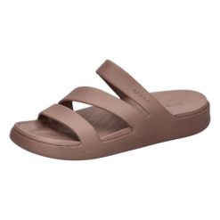 Klapki Crocs Getaway Strappy Z Klapkami Damskie. Brązowe klapki damskie Crocs, bez wzorów, bez obcasa. Za 174.60 zł.