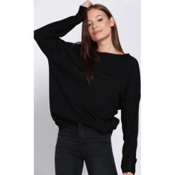 Czarny Sweter Parity. Czarne swetry damskie Born2be, z dzianiny, z okrągłym kołnierzem. Za 79.99 zł.