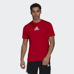 Koszulka męska adidas Primeblue Designed To Move Sport 3-Stripes Tee. Białe koszulki sportowe męskie Adidas, m, bez wzorów, bez kołnierzyka, bez ramiączek, na fitness i siłownię. Za 96.00 zł.