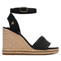 Espadryle Tommy Hilfiger. Czarne sandały damskie Tommy Hilfiger, bez wzorów, bez obcasa, bez zapięcia. Za 409.99 zł.