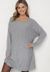 Szara Sukienka Sweterkowa z Wiskozą Ozdobiona Guzikami Riania. Szare sukienki damskie Born2be, na zimę, xl, bez wzorów, z dzianiny, bez kołnierzyka, bez ramiączek, mini. Za 74.99 zł.