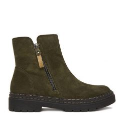 Botki Lasocki. Brązowe botki damskie Lasocki, bez obcasa, na płaskiej podeszwie, bez zapięcia. Za 259.99 zł.