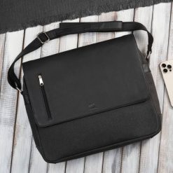 Torba męska na ramię na laptopa ze skóry naturalnej i canvasu czarna Paolo Peruzzi AY-02-BL. Czarne torby na laptopa męskie bez wzorów, z bawełny. Za 249.00 zł.