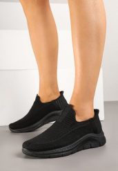 Czarne Wsuwane Buty Sportowe Sneakersy na Tłoczonej Podeszwie Fadema. Czarne obuwie sportowe damskie Born2be, bez wzorów. Za 69.99 zł.