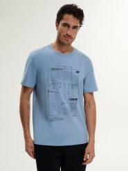 4F T-shirt regular z nadrukiem męski - niebieski M. Niebieskie t-shirty męskie 4f, m, bez wzorów, z bawełny, klasyczne, bez kołnierzyka. Za 79.99 zł.