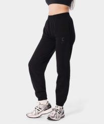 Spodnie dresowe sportowe dla kobiet Carpatree Varsity Chic. Czarne spodnie dresowe damskie Carpatree, xs, bez wzorów, z bawełny. Za 199.99 zł.