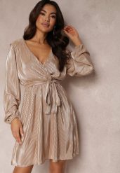 Beżowo-Złota Błyszcząca Sukienka Kopertowa Jarnei. Brązowe sukienki damskie Renee, l, z aplikacjami, z tkaniny, eleganckie, bez kołnierzyka, bez ramiączek, mini, kopertowe. Za 159.99 zł.