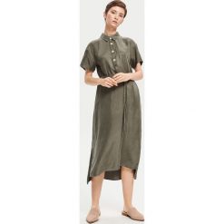 Sukienka z paskiem - Szary. Sukienki damskie marki Reserved. Za 199.99 zł.