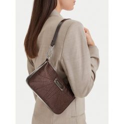 Torebka Nine West. Brązowe torebki do ręki damskie Nine West, bez wzorów, klasyczne, bez dodatków. Za 169.99 zł.