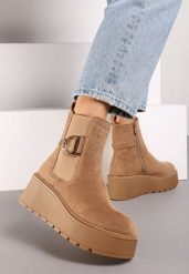 Brązowe Botki Sztyblety na Platformie Wykończone Metaliczną Klamrą Vliteia. Brązowe botki damskie Renee, z jeansu, bez obcasa, na koturnie, bez zapięcia. Za 159.99 zł.