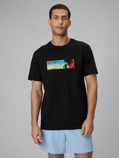 Чоловічий T-shirt regular з принтом - чорний. T-shirty męskie 4f, xl, bez wzorów, bez kołnierzyka. Za 699.90 zł.