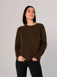 Sweter - brązowy. Brązowe swetry damskie Sinsay, l, bez wzorów, bez kołnierzyka, bez ramiączek, bez kaptura. W wyprzedaży za 27.99 zł.