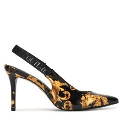 Szpilki Versace Jeans Couture. Czarne szpilki damskie Versace Jeans Couture, bez wzorów, z jeansu, bez obcasa, bez zapięcia. Za 989.99 zł.