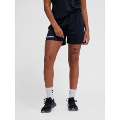 Szorty damskie Hummel Multi PL. Czarne szorty sportowe damskie Hummel, bez wzorów, sportowe, do piłki nożnej. Za 135.50 zł.