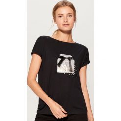 Koszulka oversize - Czarny. Czarne t-shirty damskie Mohito. Za 59.99 zł.