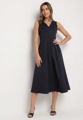 Granatowa Sukienka o Rozkloszowanym Kroju z Dekoltem w Serek Alifia. Niebieskie sukienki damskie Born2be, na co dzień, l, bez wzorów, klasyczne, bez kołnierzyka, bez ramiączek, midi, proste. Za 149.99 zł.