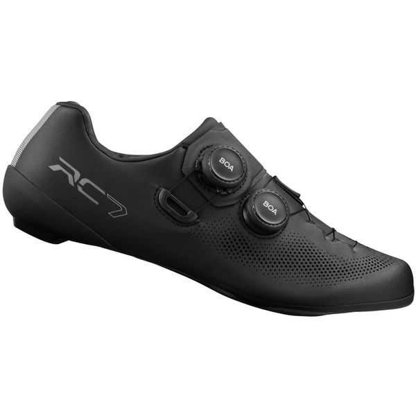 Rower szosowy - buty rowerowe SH-RC703W, czarne. Czarne obuwie sportowe damskie Shimano, bez wzorów, ze skóry, rowerowe. Za 999.90 zł.