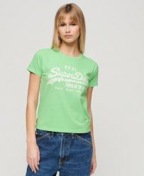 Dopasowana koszulka graficzna Neon Vl Ub. Zielone t-shirty damskie Superdry., m, bez wzorów, z bawełny, eleganckie, bez kołnierzyka. Za 132.10 zł.