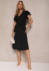 Czarna Kopertowa Sukienka z Rozkloszowanym Dołem i Ozdobnym Wiązaniem Dannola. Czarne sukienki damskie Renee, na co dzień, m, bez wzorów, eleganckie, bez kołnierzyka, bez ramiączek, midi, kopertowe. Za 89.99 zł.