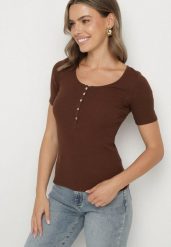 Brązowy Prążkowany T-shirt z Bawełny Ozdobiony Guzikami Tasavia. Brązowe bluzki damskie Born2be, m, z aplikacjami, z bawełny, klasyczne, bez kołnierzyka. Za 59.99 zł.