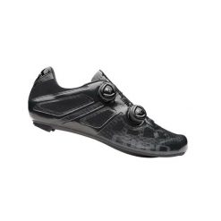 Buty Giro Imperial. Czarne buty sportowe męskie GIRO, bez zapięcia, rowerowe. W wyprzedaży za 1,143.00 zł.