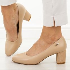 Coffee czółenka damskie Sergio Leone Pb178. Czółenka damskie Sergio Leone, bez wzorów, z jeansu, biznesowe, z okrągłym noskiem, bez obcasa, na obcasie, bez zapięcia. Za 169.00 zł.