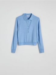 Sweter polo z domieszką wełny - jasnoniebieski. Niebieskie swetry damskie Reserved, l, bez wzorów, z dzianiny, bez kołnierzyka, bez ramiączek, bez kaptura. W wyprzedaży za 49.99 zł.