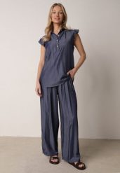 Granatowy Komplet z Wiskozą Szerokie Spodnie i Bluzka z Kołnierzykiem Nautiviane. Niebieskie spodnie materiałowe damskie Born2be, l, bez wzorów, z materiału. Za 99.99 zł.