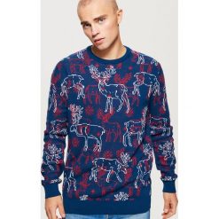 Sweter w renifery - Granatowy. Niebieskie swetry przez głowę męskie Cropp. Za 99.99 zł.