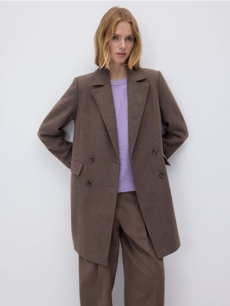 Płaszcz z dodatkiem wełny - brązowy. Brązowe płaszcze damskie Reserved, l, bez wzorów, z tkaniny, klasyczne, bez kaptura. W wyprzedaży za 179.99 zł.