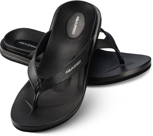 Klapki basenowe damskie Aqua Speed Solea. Czerwone klapki damskie Aqua-Speed, bez wzorów, z materiału, bez obcasa. Za 54.99 zł.