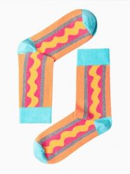 Skarpety męskie we wzory - pomarańczowe V14 - Rozmiar: 39/42. Brązowe skarpety męskie Ombre Clothing, bez wzorów, z bawełny. W wyprzedaży za 3.99 zł.