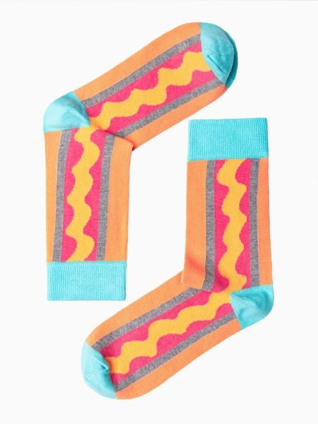 Skarpety męskie we wzory - pomarańczowe V14 - Rozmiar: 39/42. Brązowe skarpety męskie Ombre Clothing, bez wzorów, z bawełny. W wyprzedaży za 3.99 zł.