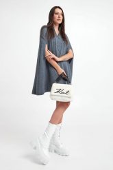 Ponczo wełniane KARL LAGERFELD. Swetry damskie KARL LAGERFELD, s, bez wzorów, z wełny, bez kołnierzyka, bez ramiączek, bez kaptura. W wyprzedaży za 988.47 zł.