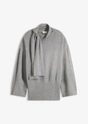 Sweter oversize z miękkiej mieszanki wiskozy. Czarne swetry damskie bonprix, bez wzorów, z wiskozy, bez kołnierzyka, bez ramiączek, bez kaptura. Za 132.99 zł.