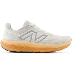 Buty damskie New Balance Fresh Foam X Vongo v6 WVNGOCB6 – beżowe. Brązowe obuwie sportowe damskie New Balance, bez wzorów, do biegania. Za 399.99 zł.