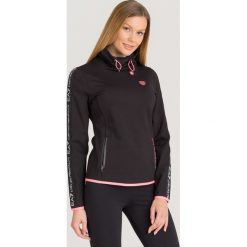 BLUZA EA7 Emporio Armani. Czarne bluzy damskie EA7 Emporio Armani, l, z aplikacjami, z gumy, bez kaptura. Za 347.40 zł.