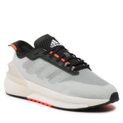 Sneakersy adidas. Białe trampki i tenisówki chłopięce Adidas, bez wzorów, bez zapięcia. Za 179.99 zł.