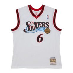 Dżersej bez rękawów Philadelphia 76ers 2002 Allen Iverson. Białe koszulki sportowe męskie Mitchell & Ness, bez wzorów, z dżerseju, bez kołnierzyka, bez ramiączek, do koszykówki. Za 497.00 zł.