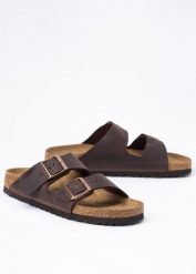 Klapki damskie brązowe BIRKENSTOCK ARIZONA LEO. Brązowe klapki damskie Birkenstock, bez wzorów, biznesowe, bez obcasa. Za 399.99 zł.