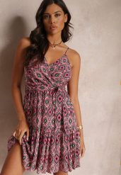 Ciemnoróżowa Wiskozowa Sukienka Boho z Gumką w Talii Nirtha. Czerwone sukienki damskie Renee, l, bez wzorów, z wiskozy, boho, bez kołnierzyka, bez ramiączek, mini. Za 49.99 zł.